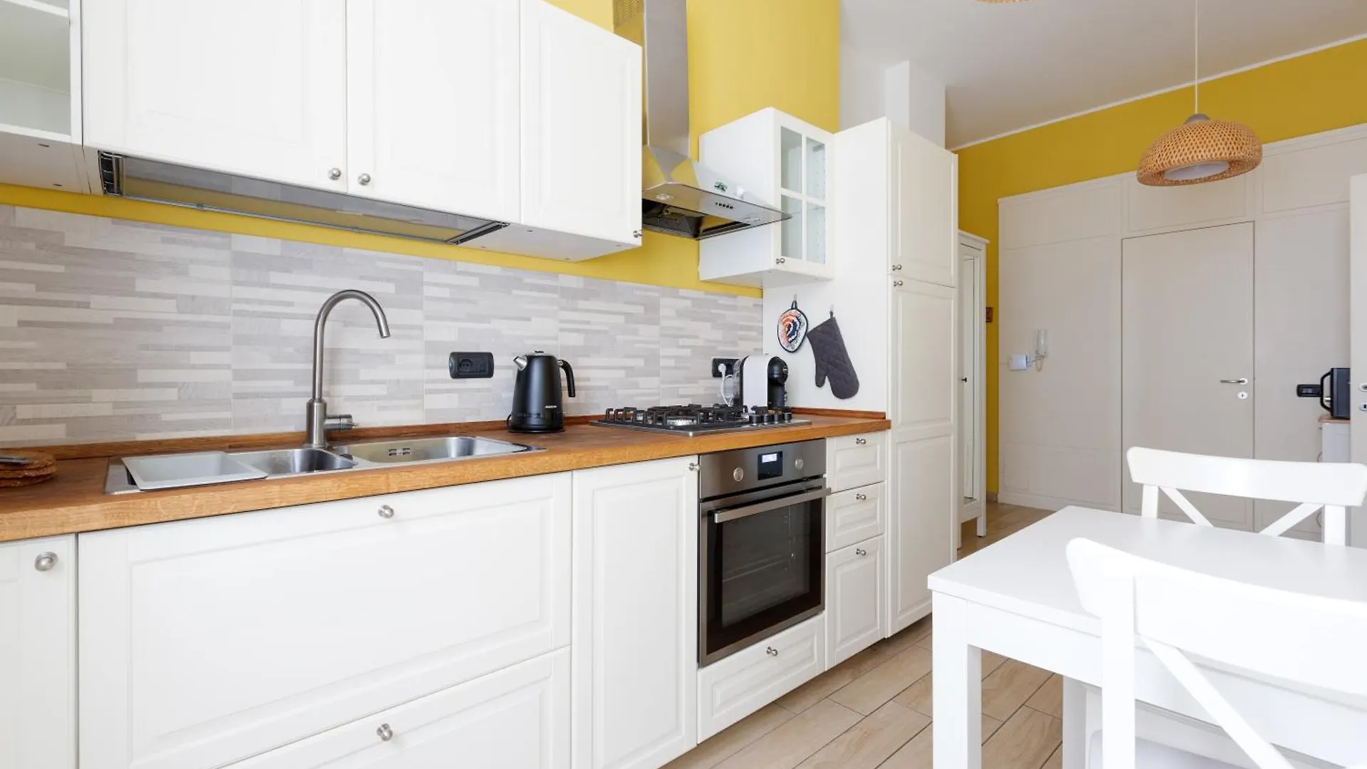 Mm Sant Agostino Subway Flat Apartment Milan Italy